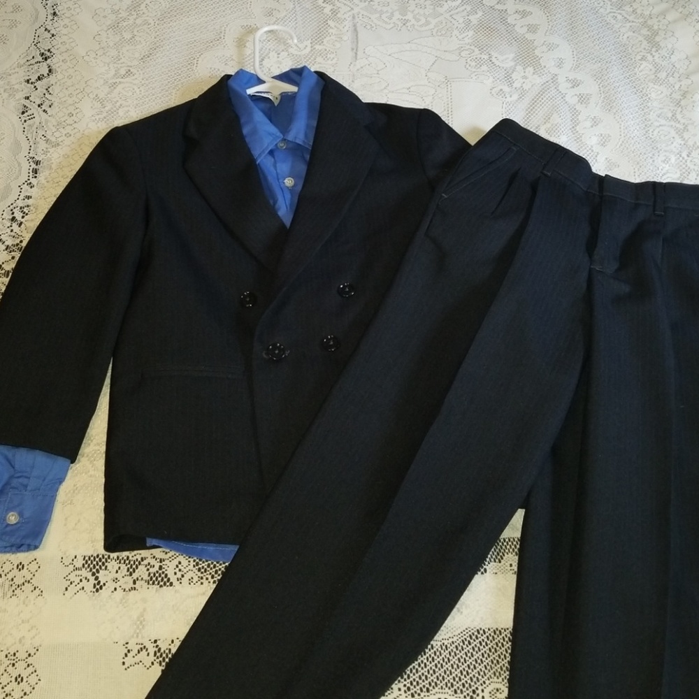 Boy's 10 3 Peice Suit